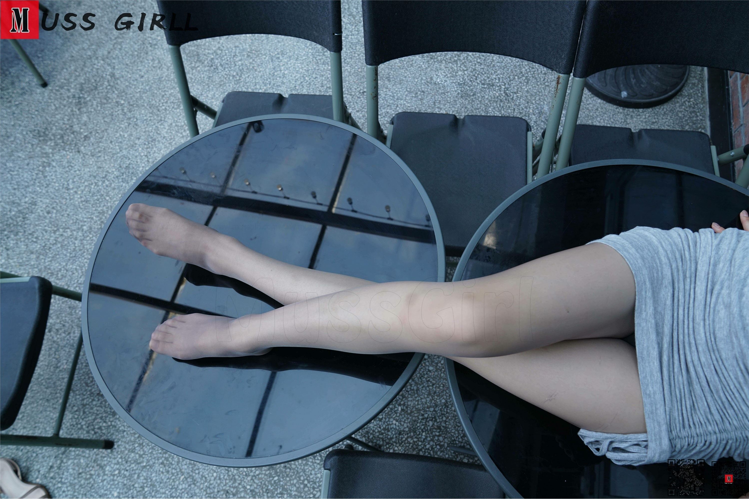 MussGirl慕丝女郎  NO.163 户外灰丝包臀裙